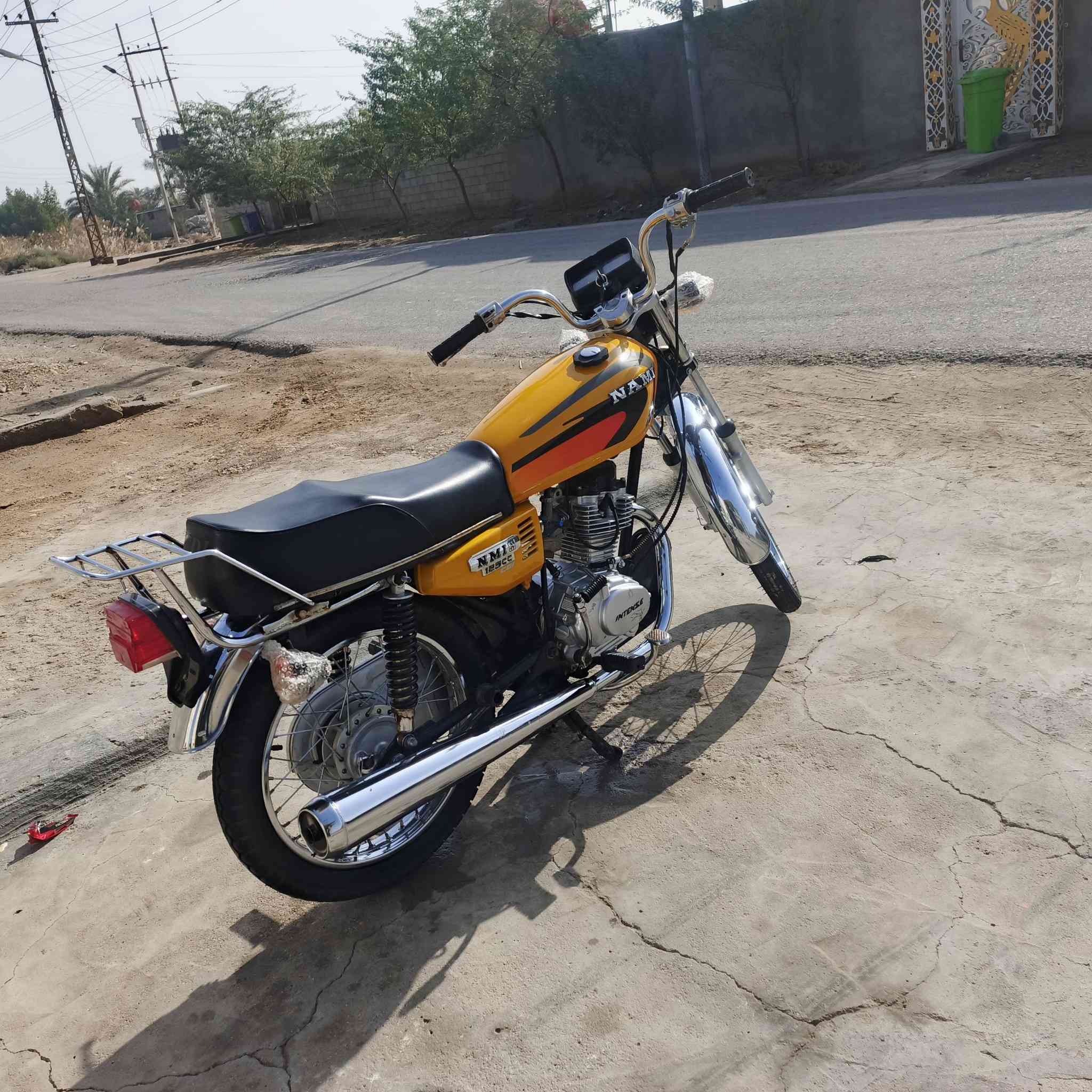 السلام عليكم دراجه أوراق أصولي الشاصي مديل 14تعمير بنهاية 25 دراجه كامله ربع ماتذب عليه محرك ما مفتوح بيه برغي السعر 1150وبيه وبيه مجال قليل كلش المكان بصره قضاء المدينه منطقه الترابه الرقم ***********
