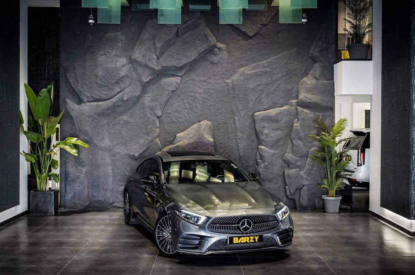 ‏Mercedes-Benz 
النوع : CLS450 
الموديل : 2021 
المحرك : 6 سلندر توين توربو 
الحالة : كلين تايتل clean title كفالة عامة
اللون : نفطي 
‎ 
الممشى : 56000 km
المواصفات : 
دفع رباعي +4matic
افلام حماية PPF كامل شركة xpel الأمريكية 
اضائات multi-Beam 
داخلية كاربون فايبر بلادي 
مقاعد امامية جلد + خزن + تدفئه 
كامرات  360 درجة 
رادارات امامية + خلفية + جانبية 
ابواب شفظ كامله
داتا شو ( Head up display ) 
اضائة محيطية ambient lighting
التنبيه قبل الاصطدام  
فرملة الطوارىء auto break
نظام صوت محيطي burmester
شيفتات ستيرن 
ناظور ليلي night vision 
نظام الجگ air suspension
السياره مناقصها شي كلش جديد
تحويل ثاني ثاني يوم 
مكانهه اربيل 
*********** أربيل, العراق
