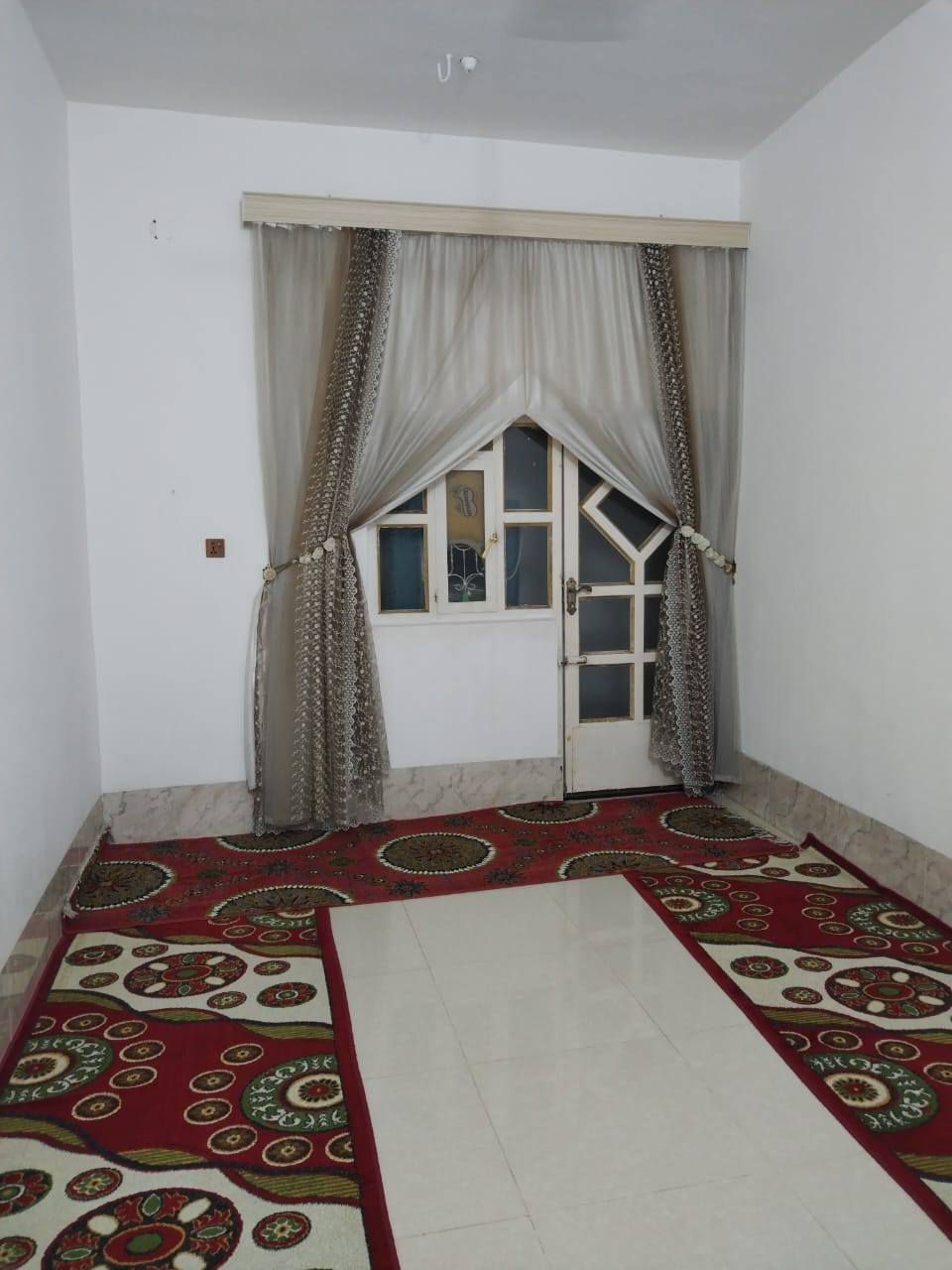 (( للبيع ))
دار حديث طابقين 4 غرف نوم ملك صرف 
كسيرات بجانب مدرسة فاطر وجه الشارع الرئيسي
مساحة 140م  
***********☎️
***********☎️
