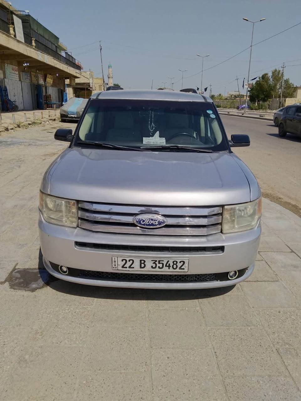 * الموديل: 2010
* المحرك: 3.5 لتر V6
* ناقل الحركة: أوتوماتيك
* الدفع: أمامي
* عدد المقاعد: 7 ركاب
* مكيف ثلج تدفئه وتبريد
* شاشة / كاميرا خلفية 
* كرسي سايق كهرباء بحاله جيده 
* مثبت سرعة
* تحكم بالستيرن
* زجاج ومرايا كهربائية
* السيارة بحالة جيدة وجاهزة للاستخدام
* تايرات جدد تخم
*رقم اربيل باسمي تحويل ثاني يوم
*عنوان بغداد البياع
الرقم :***********
التواصل واتساب
سعر 92 بغداد, العراق
