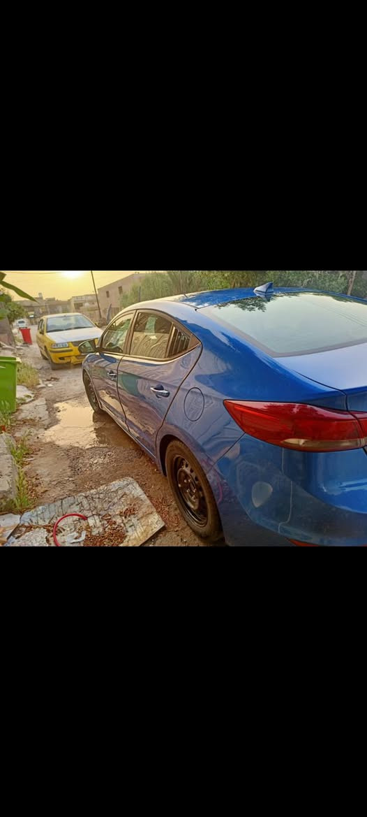 النترا ٢٠١٧ مكينة الفين باسمي اربيل سيارة تختم تأير جديد صارلة عشر تيام وعبوة جديدة مع فيتم يباني   اصلي باتري جديد حادثها كم قطعة كلير و جاملغ خلفي الجهة اليمنى بالعراق بي ضربة بسيطة ..  اريدها مراوس  رقمي ***********5
متواجد واتساب أيضا ليحب يتصل ما عندي مجال ارد ع الرسائل بغداد, العراق
