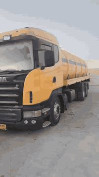 السلام عليكم فاكيوم 2006 للبيع سياره جديده ونظيفه حيل تخم تاير ماكينه جير كهربائيات كلها شغاله سياره حلوه ونظيفه.  تانك جديد   موتور جديد تخون لايت تواخذ الحلوة وجديدة بيع مال مستعجل ***********
