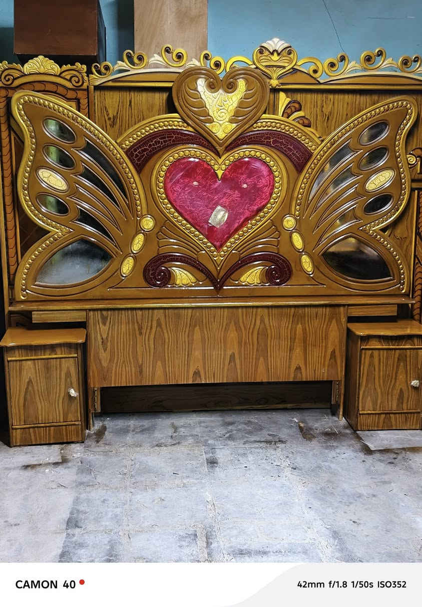 سلام عليكم غرفة 5 باب مستخدمة نضافة 80% ما بيهة كل تصليح اضافتن القريولة جديدة السعر 450 ألف معا النقل ولشد العنوان الحيدرية خان النص ***********
