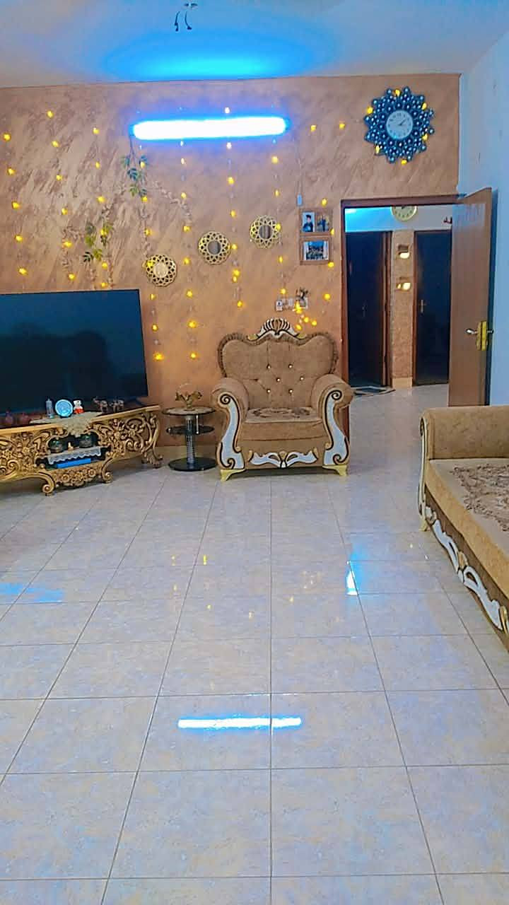 السلام عليكم بيت للبيع خانقين بختياري اول قرب الملعب الخماسي ٢٠٠م سيراميك نظيف جدا سعره ٣٢ وبي مجال هذا رقمي ***********
