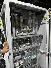 شواحن اوتيل • شواحن AC/DC • اربيل شارع ١٠٠