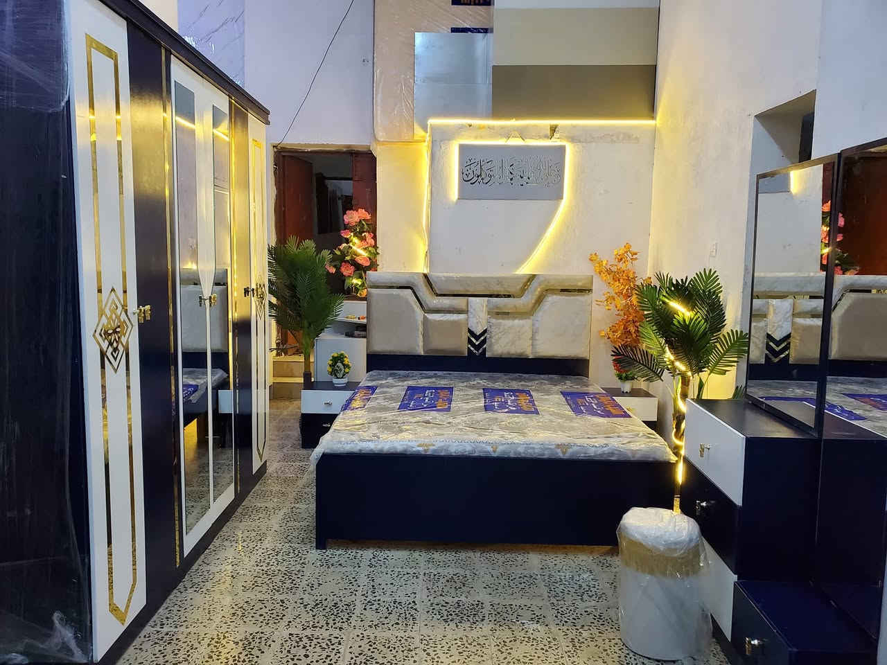 🚨🔥 عرض صاروخي لمدة يوم واحد فقط! 🔥🚨

فرصة ما تتكرر لعشاق الفخامة 👑
غرفة نوم ملكي عصرية بتصميم فاخر وجودة عالية تضيف لبيتك لمسة ملكية حقيقية ✨

🛏 مواصفات الغرفة:
✔ دولاب (220×220×50) خشب ماليزي أبو 9 مدبل – أبواب ماسنت رقم 1
✔ سرير ملكي (160×190) أبو 9 ماسنت – قواعد مدبل بـ12 مربوع لضمان القوة والثبات
✔ تسريحة ملكية (100×170) بـ3 أدراج ماسنت رقم 1
✔ 2 كمدينو ملكي ماسنت رقم 1

💎 خامات درجة أولى
💎 تشطيب فاخر بإتقان عالي
💎 ضمان حقيقي على الجودة

💰 السعر المفاجأة: 200,000 ريال فقط 💥

⏳ عرض خاص لمدة 24 ساعة فقط
⚠ الكمية محدودة جداً – الحجز بالأسبق

📍 العنوان: صنعاء – الحصبة
📞 للتواصل والحجز: 770743754
واتساب مباشره https://wa.me/967784500796
🚚 توصيل وتركيب داخل صنعاء ولجميع المحافظات بأقل الأسعار

✨ إبداعنا يدوم… والعروض ما تدوم!

#عرض_يوم_واحد #اقوى_التخفيضات #غرف_نوم_ملكي #اثاث_صنعاء #فرصة_لا_تعوض


**إذا كنت صاحب هذا الإعلان وتريد حذفه لأي سبب، رجاءا أرسل رسالة إلى الدعم الفني**