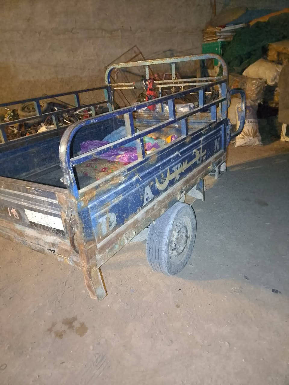 سلام عليكم سوته دايون للبيع موديل 20 اوراق أصولي مكاني كربلاء حي العسكري  الستوته كامت وبدلت روله وبوش وبستم وماشتغلت يمكن بيه سنتر السعر 850وبيه مجال الشراي اخلي على راسي يدلل ***********
