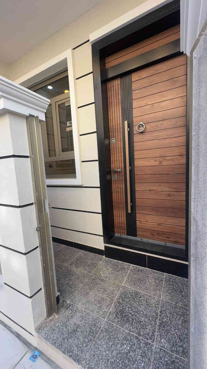 ((بسم الله توكلنا على الله))

#بيع #شراء #ترميم #تنفيذ #تعقيب #ايجار #مشتملات #مقاولات_عامة

—  مكتب الق الكيان   ——-👍🏼👍🏼👍🏼👍🏼

🏠بيت للبيع 🏠

📍الموقع/ القاهره  ( الدلفيه)

ملاحظه/البيت بناء سنه ٢٠٢٥ زيرو

 .اضلاع مستقله .كهرباء كل طابق معزول عن الثاني
.بناء درجه اولى

📌المساحة/  50 
📌الواجهة/   3.33
📌النزال/  15

الطابق /آلأول/  طرمه صغيره  

 اسقبال / مطبخ / حولي / خدمات / غرفه نوم

الطابق/الثاني /غرفتين نوم.حولي .مكان غساله.صحيات.بيتونه كبيره.سطح غرفه نوم الطابق الثالث 

📍عنوان المكتب / الق الكيان / القاهره الدلفيه 

   #مكتب#الق الكيان#للعقارات  ————

للاستفسار ☎️

📞متواجد واتساب *********** ____

—————————————————
—————————————————

ملاحظة / العنده عقار 🏡 للبيع او بيت للايجار  ويريد يبيع او ايجاره يرجى ارسال كافة التفاصيل العقار مع ذكر السعر ورقم التلفون ☎️🌹ومن الله التوفيق🌹
