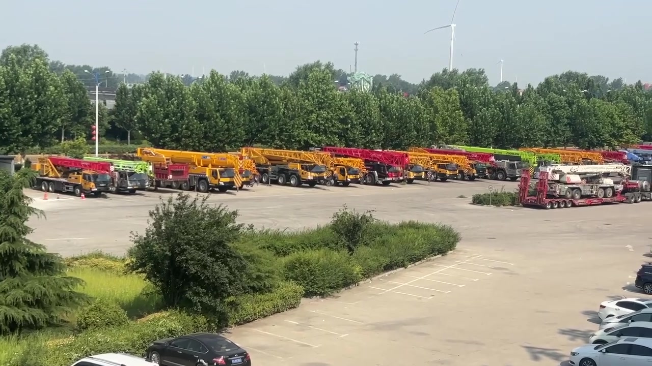 安阳骏朗工程机械贸易有限公司
Hello friends in the global crane industry, our company currently has over 100 cranes ranging from 25-ton mobile truck cranes to 300-ton large all-terrain cranes. We have a team of 20 engineers and a professional mechanical maintenance and repair factory. Our company has been deeply involved in the overseas export of construction machinery for many years, with mature export channels, a professional operation team, and a complete foreign trade service system. We export second-hand cranes to countries around the world all year round. Our products are reliable in quality, stable in supply, and our strength is trustworthy!
We are based on original source inventory, directly supply the overseas market, operate with integrity, and deliver globally. We sincerely welcome business partners from all over the world to consult and purchase, and achieve win-win cooperation! 
Contact number: +86 13526170326,
WhatsApp: +86 13526170326, 
Email: yq451819797@gmail.com 
#Construction Machinery Export #Crane Foreign Trade #Honest and Reliable Merchant #Chinese Source Equipment #ChineseMachinery #CraneSupplier #HonestBusiness #GlobalMachineryExport#XCMG 

#sany#

“Hello 全球吊装行业的朋友们，我公司现有从25吨流动是汽车起重机。到300吨大型全路面起重机100多辆。拥有20人的工程师队伍，专业机械维修保养工厂。我们公司深耕工程机械海外出口行业多年，拥有成熟的出口渠道、专业的运营团队和完善的外贸服务体系。常年面向全球各国出口二手吊车，品质靠谱、货源稳定、实力值得信赖！
 我们立足源头现货，直供海外市场，诚信经营、全球发货，竭诚欢迎全球各地客商朋友前来咨询选购、合作共赢！
联系电话：+86 13526170326 
Whatsapp:+86 13526170326 邮箱：yq451819797@gmail.com#
#工程机械出口 #吊车外贸 #诚信靠谱商家 #中国源头设备
#ChineseMachinery #CraneSupplier #HonestBusiness #GlobalMachineryExport#XCMG#SANY#ZOOMLION


**إذا كنت صاحب هذا الإعلان وتريد حذفه لأي سبب، رجاءا أرسل رسالة إلى الدعم الفني**