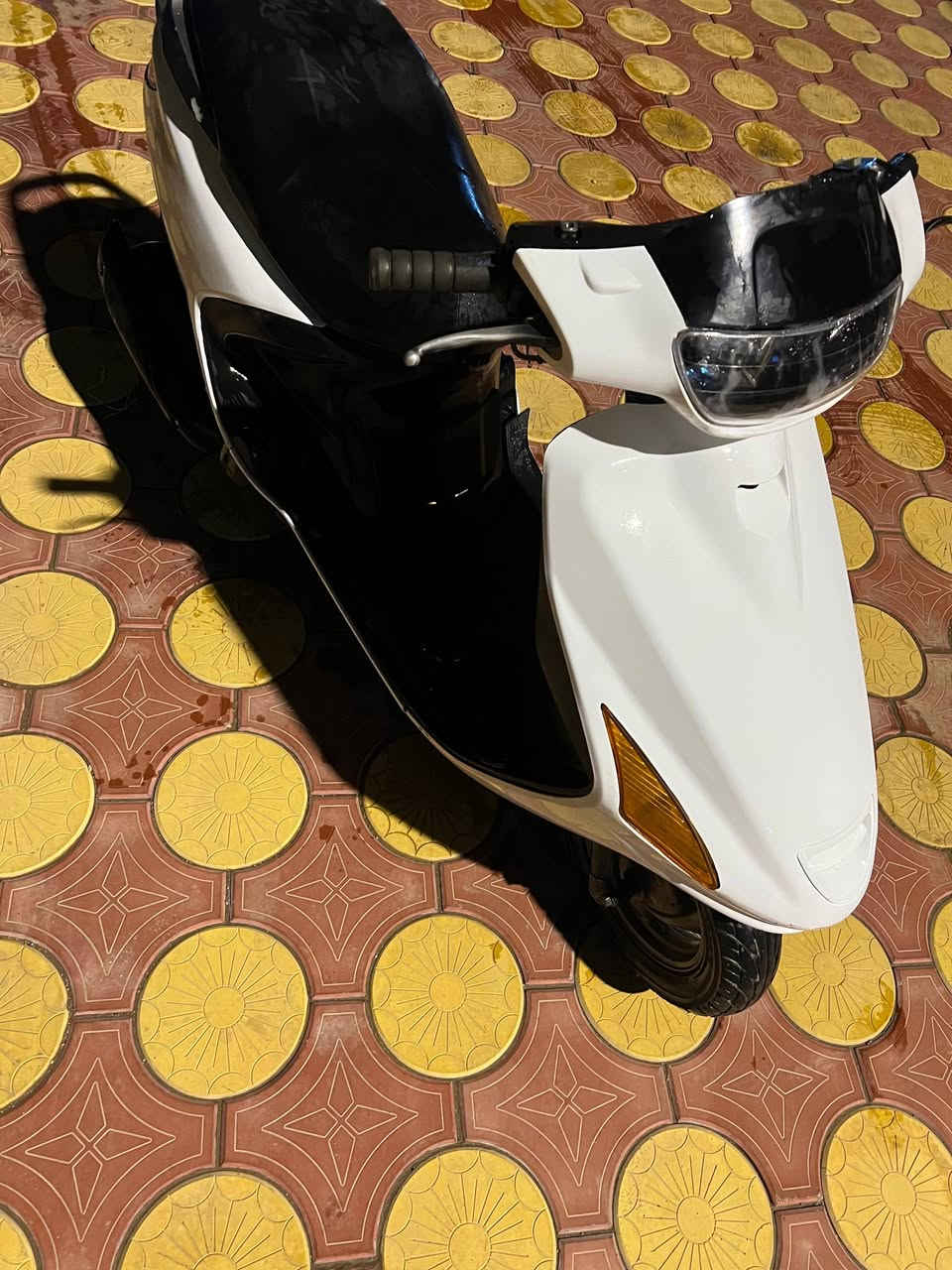 سلام عليكم للبيع دراجه فحل ابلادي مختم مكينه ابلاديه فقط ولفات شرط المكينه جديده نعومه اشاير سلف كله شغال المكان الدراجه ابصخير الحيره رقم الموبايل ***********
