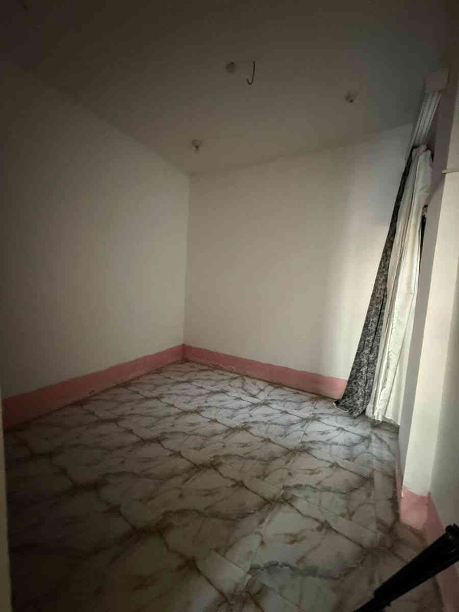 دار للبيع مساحه 50م
طابو زراعي سند 25 تحويل مباشر 
بابل حي الكرامه قرب مكتب ياسر وتوت (بيع مستعجل )

طابقين.  3غرف نوم. 
الطابق الاول.    يحتوي 
غرفه نوم     هول.   مجمع صحيات.    مطبخ.    

الطابق الثاني 
غرفتين نوم.     بيتونه.    دار كامل ومرتب بناء حديث 

ملاحظه علما أن الدار مأجر بسعر 400الف 

***********
