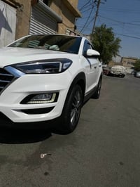 توسان موديل 20 فول مواصفات عدا الفتحه وهذا كفالة عامة رقمي 07904664599...