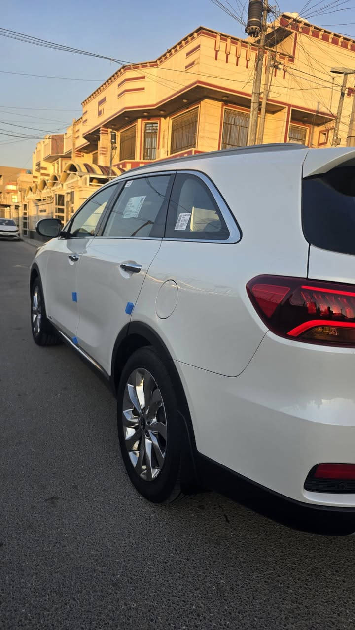 السلام عليكم 
سورنتو 2019 خليجي مكفولة سيارة من صبغ وضربه وتبديل فول مواصفات
بصمة أبواب العدد 2 
بانوراما 
كشنات جلد لونين اسود وابيض
كشنات امامي كهرباء+تدفئه وتبريد
فور ويل دفع رباعي 4×4 
مكينة 6 سلندر 3500
هاند بريك بصمة
صندوق كهرباء 
3 أنظمة قيادة+AUTO HOLD
حساس امامي+خلفي
كامرة خلفيه
لد نهاري
بردات خلفيه 
3 قطع تبريد
سيارة جاهزه تخم تاير جديد مكينة وكير كفاله العدة وكتلوكات كلهم موجوده حدادية مكفولة رقم بغداد الدولي هزة جديده بأسمي تحويل مباشر....مكان السيارة بغداد رقم الهاتف ***********
