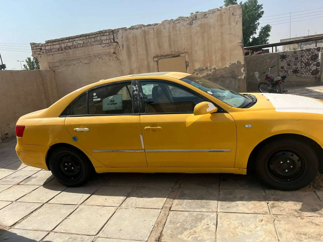 السلام عليكم  سياره سوناتا موديل ٢٠٠٧ خليجي مبدل بيه قماره مكينه كير تبريد كفاله تخم تاير دواخل جديده سياره ب اسمي مداور ثاني يوم  
***********.  مكلف بالنشر.
