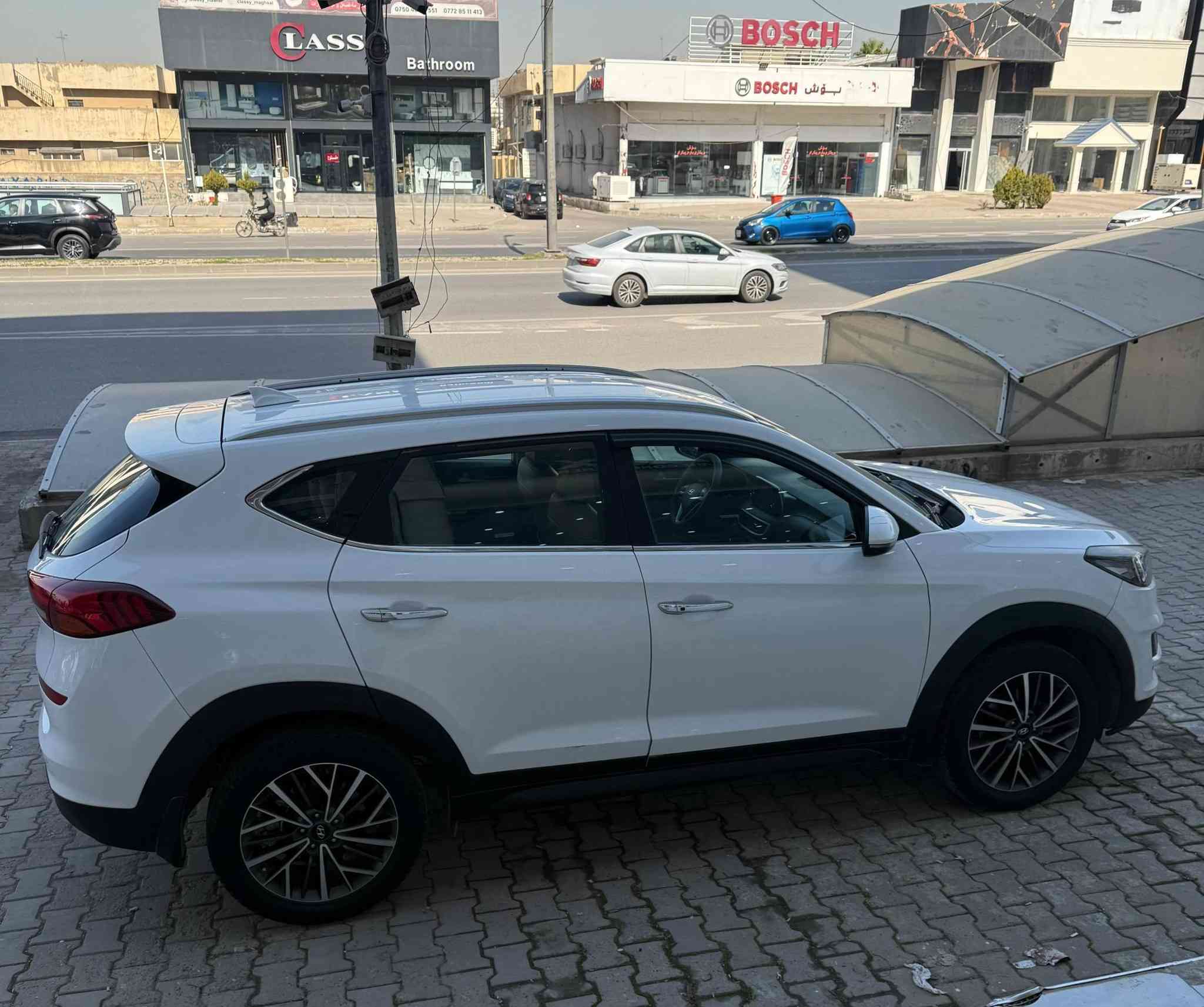 هیۆندا تۆکسۆن2020 کامل مواسفات تەنها پانۆڕمانیە
خەلیجی کۆریە
تەنها دەرگای لای سەکن بەبیلادی گۆڕاوە
مەکینە ٢،٠دووش گێڕ و مەکینە و کارەباییات و تەبرید بەشەرت 
دووسویچ شغال یەددە نیکل و بەسمە تایەی سپێرم نەهینایتەخوارێ وبەناوی خۆمە
دووکوشین پێشەوە کارەبایی
وایرلێس دۆلفین
کامێراحساس پێش و پشت
***********
