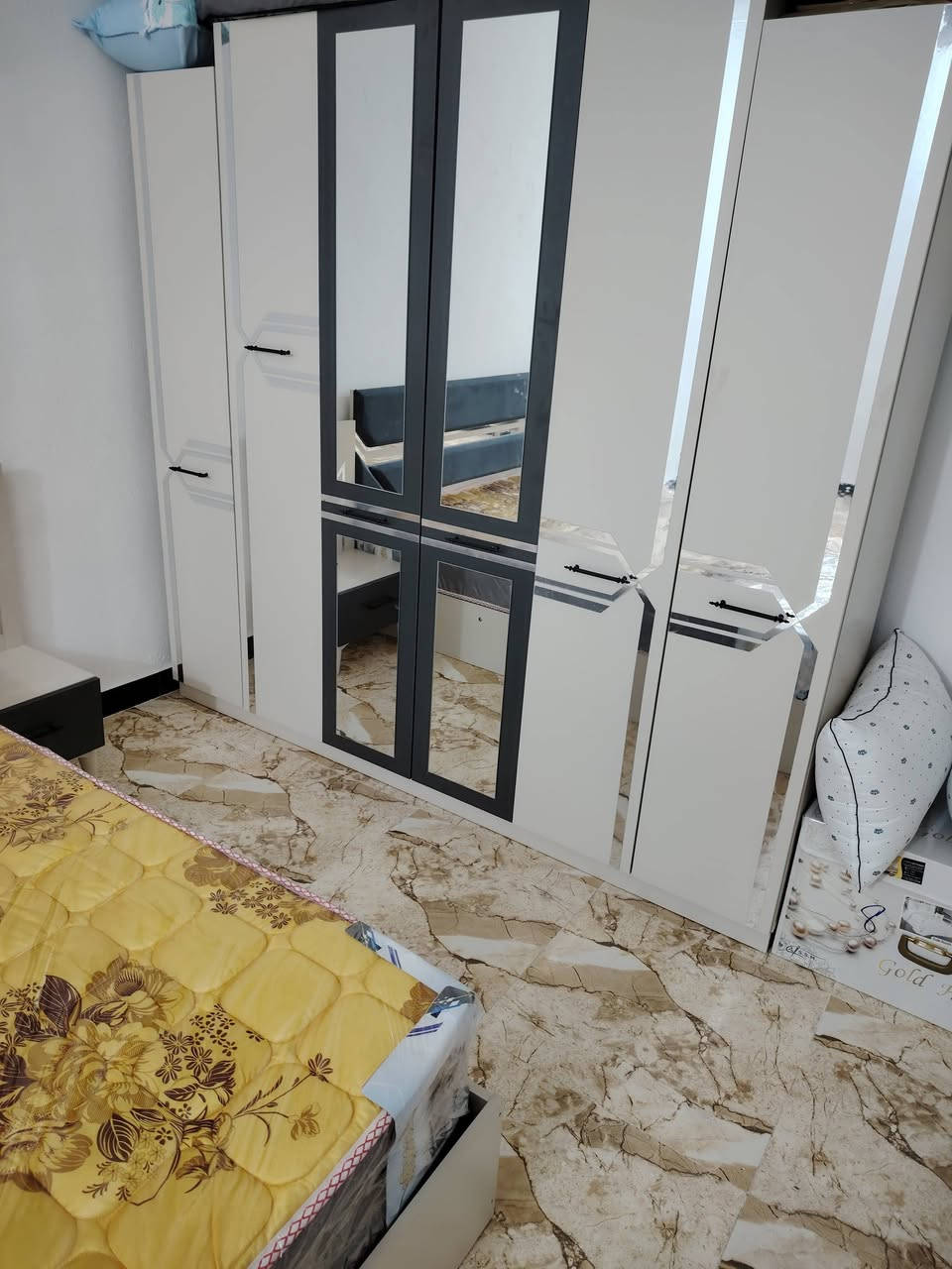 سلام عليكم
غرفة نوم تركي جديده كسر ما مستعمله ولا يوم
مكان ميسان
سعرها 700
***********
