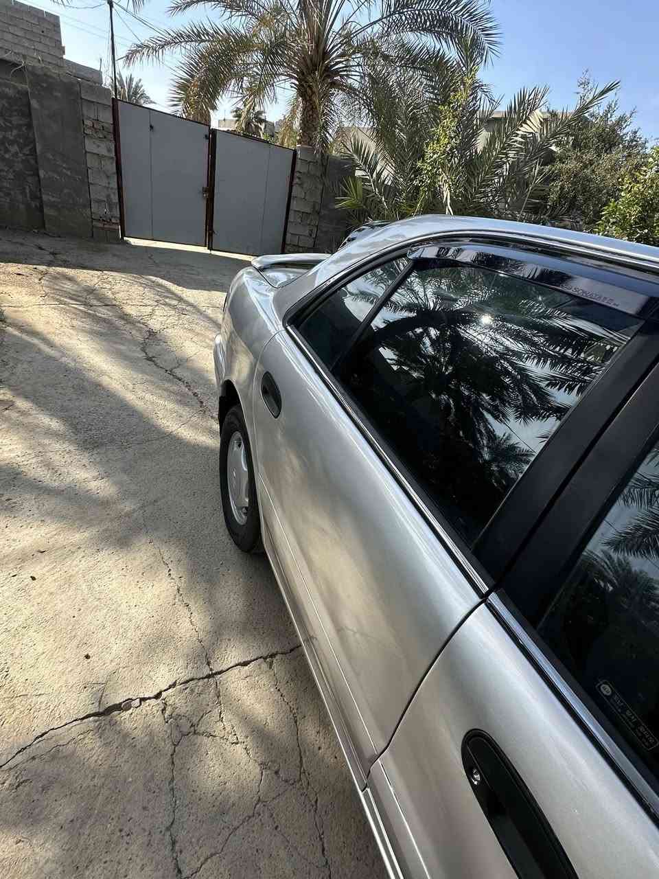 سلام عليكم سوناته 2 موديل 95 
سياره مصبوغه عام للجماليه ما بيهه اي ضربه كير و مكينه جدد كير اوتماتيك حساس واحد كهربائيات كلهه شغاله صدر امامي خلفي جديد سنترلك تفتح وتقفل بل ريمونت تخم تاير 
رقم بغداد مشروع وطني سنويه لل ٢٨ مكان ديالى بعقوبه *********** 
سعر ٥١ بيهه مجال
