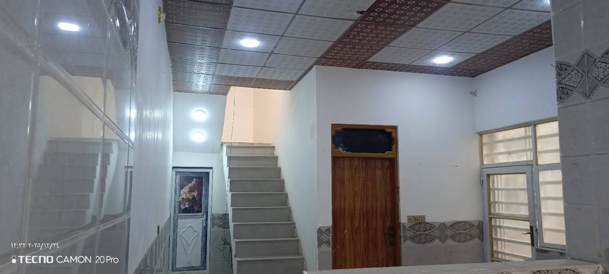 🏡 بيت 100 متر ب 37 وبيه مجال
البيت مرقم من البلدية + إقرار محكمة + مشمول بقرار 320

📏 المساحة: 100 متر
💰 السعر: 35 مليون (قابل للتفاوض)
🏗️ البناء: بلوك | الأساس والسقف: كونكريت

🔹 مواصفات البيت:
✅ غرفة نوم 🛏️
✅ صالة 🛋️
✅ صحيات داخل وخارج  🚽
✅ مطبخ 🍽️
✅أستقبال 

🔹 الخدمات المتوفرة:
💧 ماء | ⚡ كهرباء | 🚗 شوارع مبلطة | 🏫 مدارس قريبة

📍 الموقع: النجف – مقابل ملحق قرية الغدير
📜 الملكية: طابو زراعي (إقرار محكمة)

📞 للتواصل:
أتصال ‏ ‏ *********** ‏ ‏ واتساب***********
