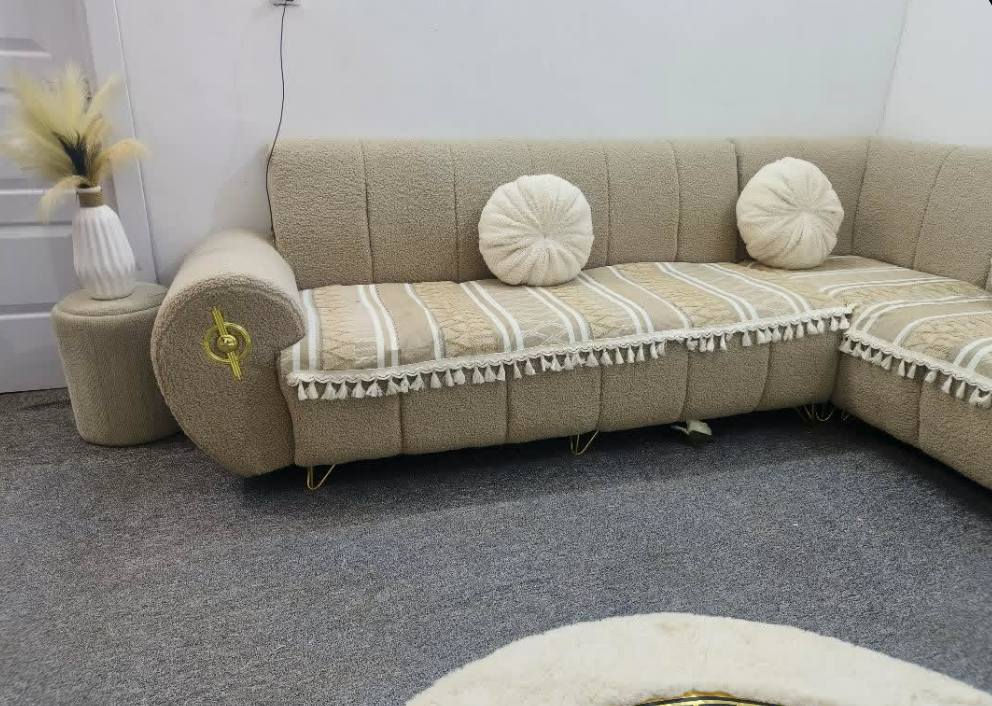 السلام عليكم ورحمة الله وبركاته
تم بعون من الله تعالى انجاز ديوان تسكام 
 مكون من 7 متر  للزبون الغالي على كلبي  
مستعدين لتجديد القديم وتصليح كافة الموديلات للأستفسار مراسلة الصفحه او على الواتساب ***********
