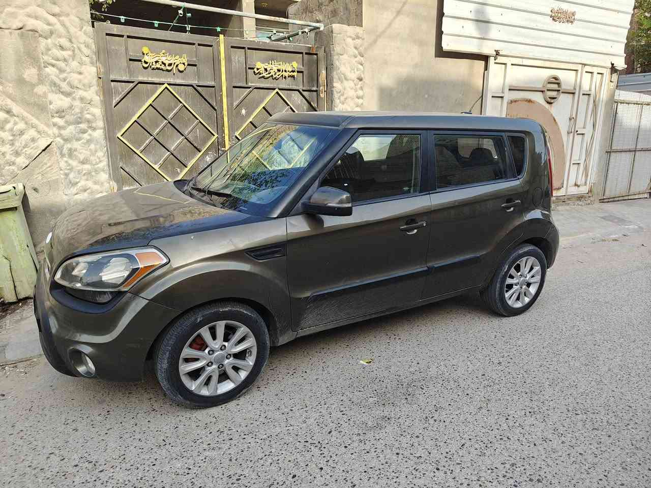 صول موديل 13 امريكي مكينه 2000دوش
ماشيه 85 
رقم كربلاء  بيه 3قطع صبغ 
عارضه 93 وبيها مجال 
***********
