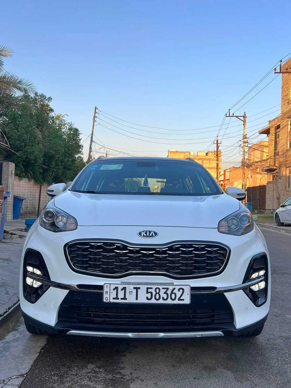 سلام عليكم سبورتج 2020 جتي لاين ماشيه 89 الف كامله بدون نقص تخم تاير باتري جديد كير مكينه تبريد ثلج رقم بغداد بسمي مكينه 2000 دوش فول السياره بنوراما بصمه شاشه كار بلي كشنات جلد كهرباء تبريد بيانو قطعتين جنطه كهرباء هاند بريك بصمه مود درايف داخل لونين مكفول السياره من الصبغ والضربه عدا بار بسيط باب السايق السعر 198$ وبيه مجال بسيط مكان السياره المنصور 

‭***********‬
