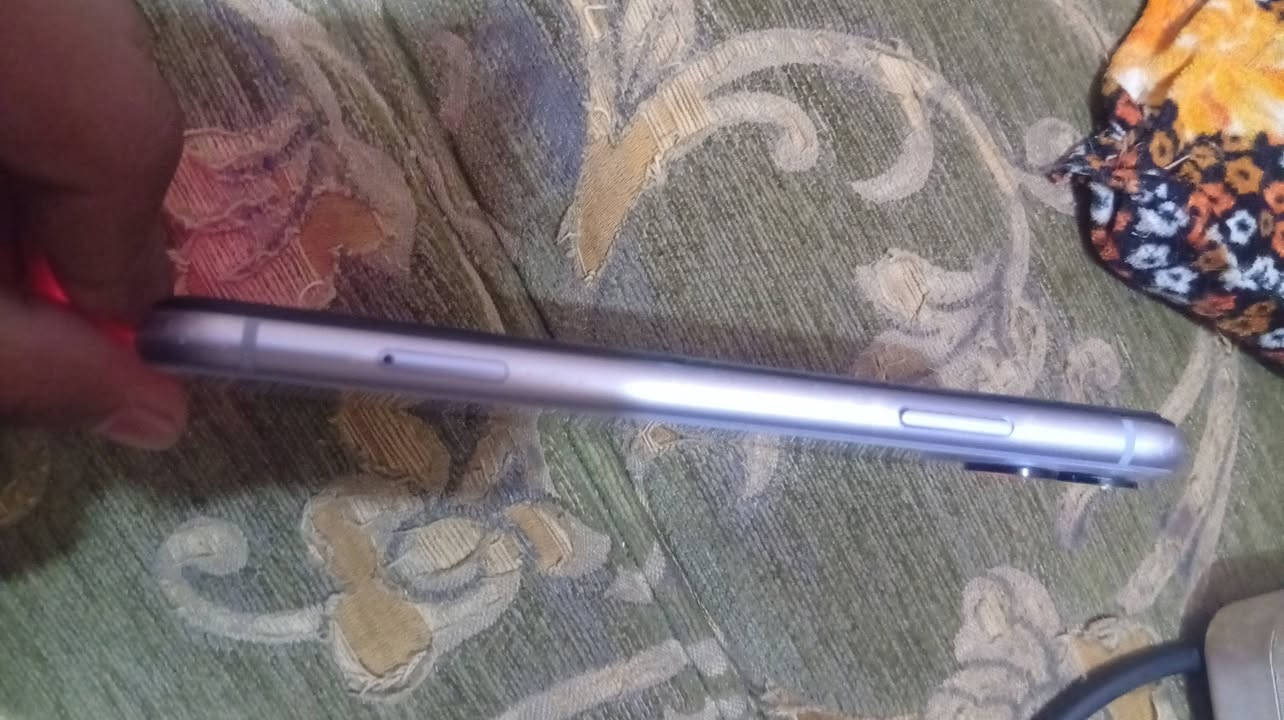 السلام عليكم
ايفون 11عادي ذاكره 128ما مبدل شاشه بطاريه 70 هم ما مبدله وياه الكارتون مالته 2 كفرات السعر 300 وبيه مجال الاتصال ***********
