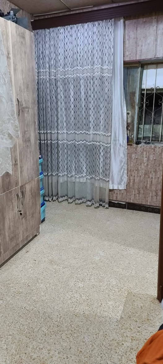 دار لبيع ١٤٠ متر طابقين مدخل خارجي وداخلي اب ساحت طيران قرب شركت كورك رقم ***********
