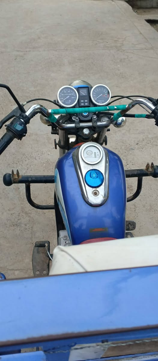 سلام عليكم
ستوتة للبيع سعر مليونين 
نضيفة اورق اصولية المكان 
التاجي ابو عضام المسارة 2
رقم بي وتساب ***********
