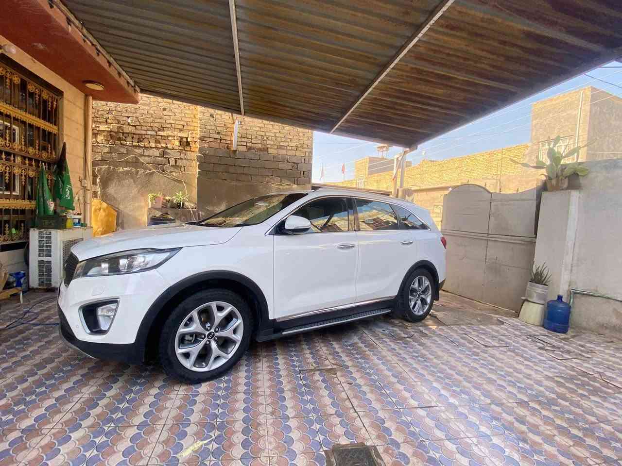 سورنتو مديل 18 خليجي مكفول فول عدا الفتحه مراوس بتاهو اسود العنده يجي خاص يفضل من مديل 15 وفوك
*********** بيه وتساب
