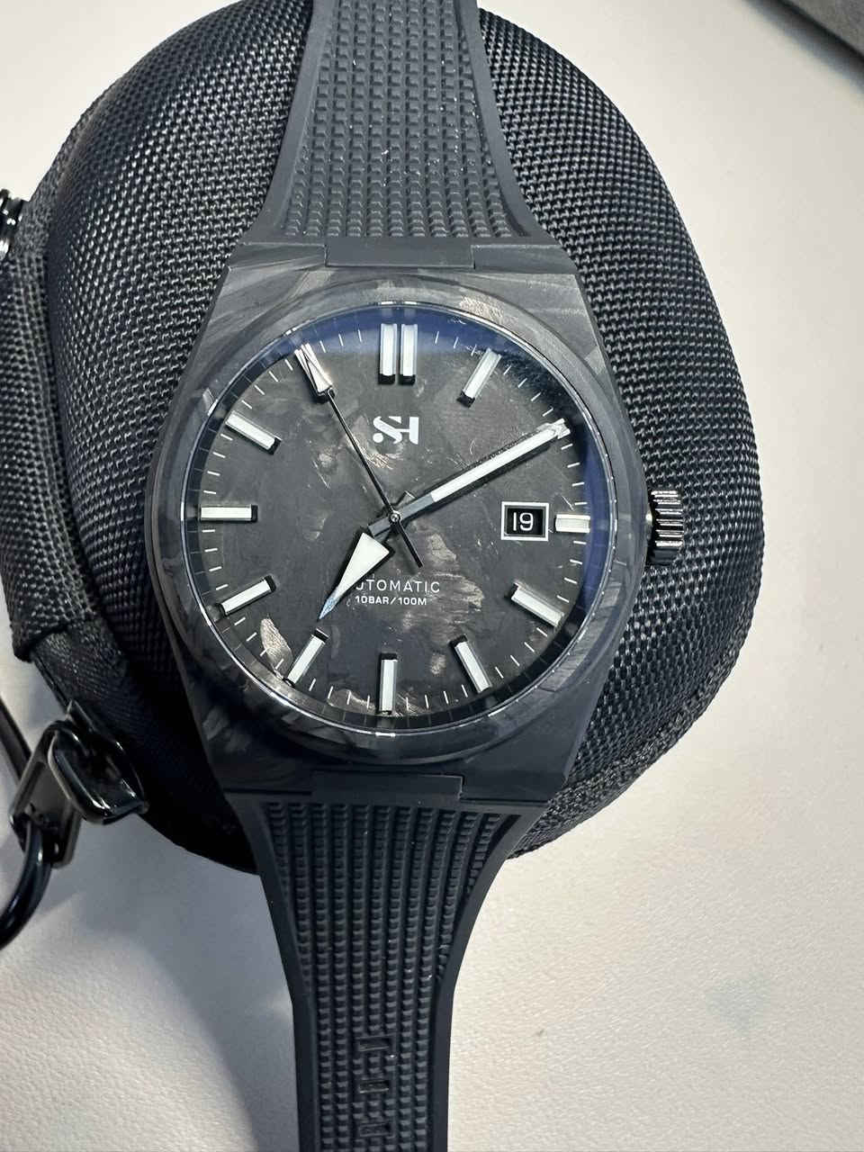 ساعة SH ساعة صينية معروفة
الساعة كليا مصنوعة من الكاربون المسلح مع سير ربر درجة أولى 

محرك PT5000 ETA legal blueprint 4hz 

مع البوكس 

ساعة نادرة جدا


**إذا كنت صاحب هذا الإعلان وتريد حذفه لأي سبب، رجاءا أرسل رسالة إلى الدعم الفني**