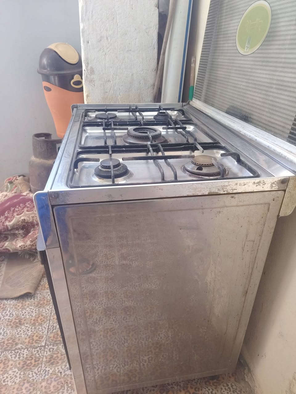 طباخ كريازي نضيف كلش كله شغال حته الفرن السعر 100 ***********
