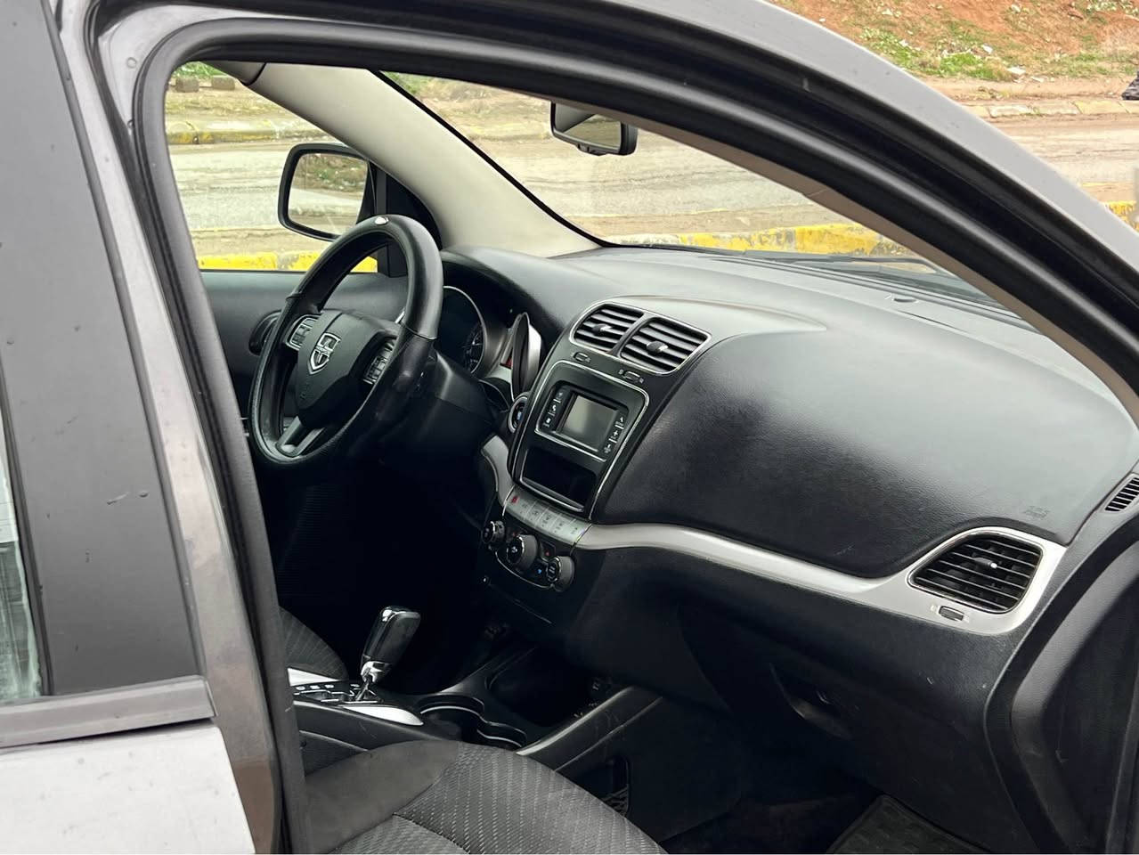 السلام عليكم دوج جورني
Dodge journey sxt 2016
-محرك 6 سلندر 3600 المرغوب
-السيارة ماشية 227 ألف كيلو متر بحالة جيّدة
-رقم اربيل الجديد
-7 راكب 
-3 قطع تبريد وتحكم تبريد خلفي ومناخ منفصل 
-كشنات قماش
-كشن السائق كهرباء 
-تحكمات ستيرن 
-مثبت سرعة Cruise control
-كيج سرعة دجتال مع معلومات ضغط الاطارات وصرفية الوقود ومعلومات اخرى…
-دخول وخروج ذكي للأبواب الأمامية فقط 
-بصمة تشغيل
-جام السائق auto
-السيارة حادثها خلفي صندوق وجاملغ خلفي جهة السائق صبغ 
-مكان السيارة دهوك
-السعر 138 
-غرامات 350$ تنزل من السعر مع مجال بسيط جداً
رقم *********** سميل, دهوك
