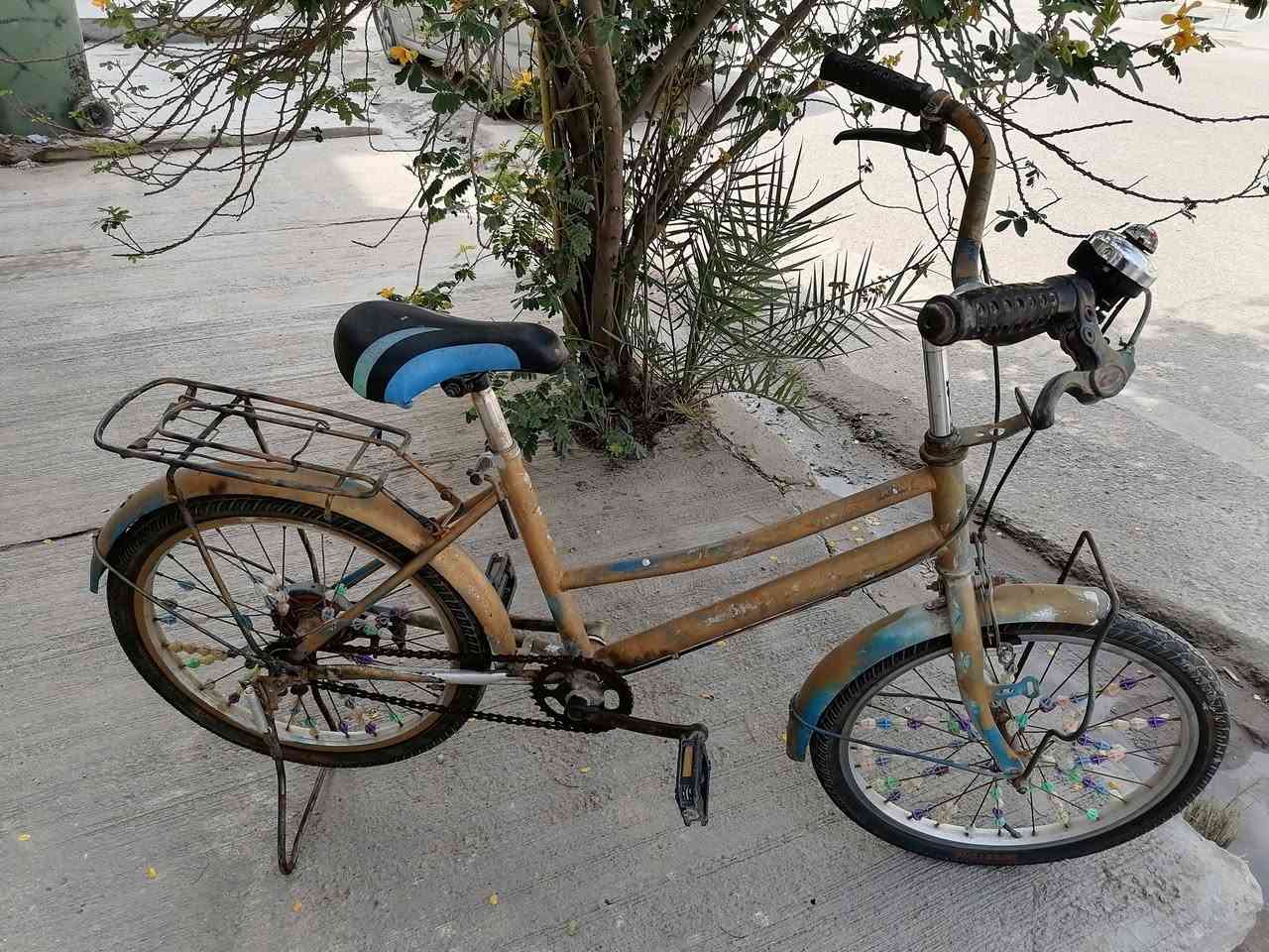 السلام عليكم باسكل للبيع حجم ٢٠كامل من بريكات وتايرات وجوابه باسكل جاهز سعر٤٠ مكاني الاثورين الدوره ***********
