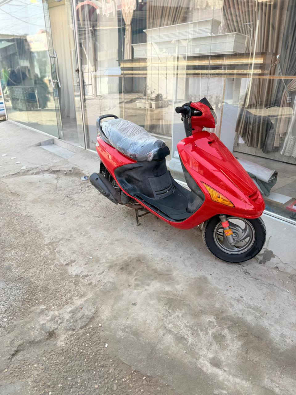 سلام عليكم دراجه فراشه حاويه شرط الفحص دراجه كله على بلادي أي نقص مابيه يعني نضافه ميه بل ميه شلعه ومعدل خير من الله السعر 650وبيها مجال حك الجيه العنوان بابل رقمي ***********
