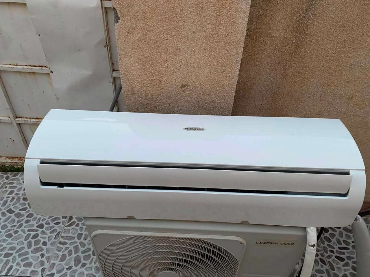 سبلت ٢طن  جنرال كولد وضع الشركه
استخدام قليل كلش يعني درجه اولا نوعيه ممتازه السعر واصل 
جميع المحافظات  ٣٨٠الف
المكان سليمانيه رابه رين
***********/***********واتساب الرقمين
