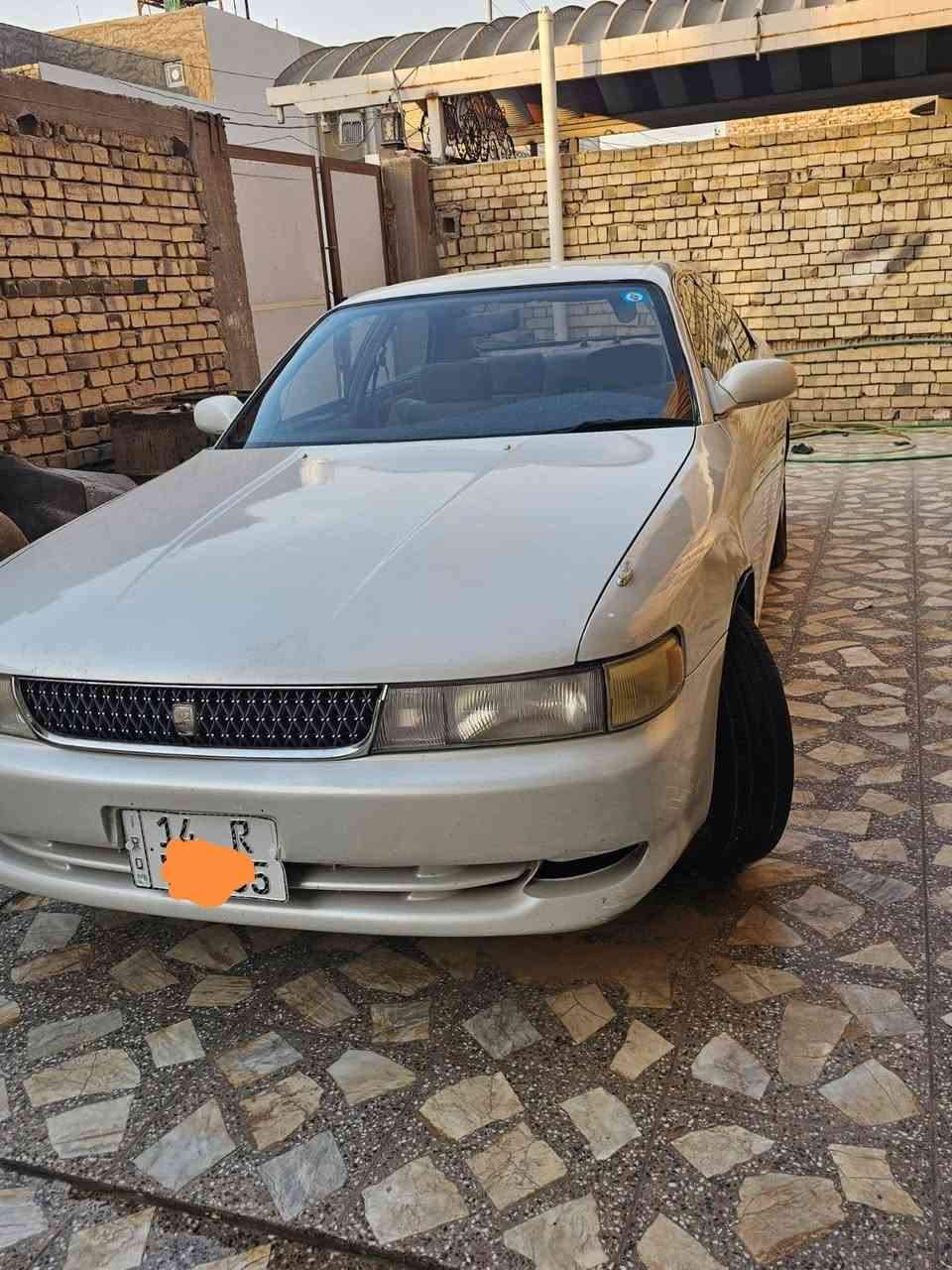 السلام عليكم
شيزر موديل 2000 رقم بصره انكليزي مشروع وطني  باسمي سنويته ورقم وهزه جديده توني مداوره السياره  مكينه وكير  2.5 وتبريد  نضيفات حداديه نضيفه عربانه خلفيه جديده مابيه ضربه قويه سياره بيه ربع امامي مبدل فقط 
مكاني النجف الأشرف الكوفه 
*********** 
سعر 55 وبيه مجال بسيط
