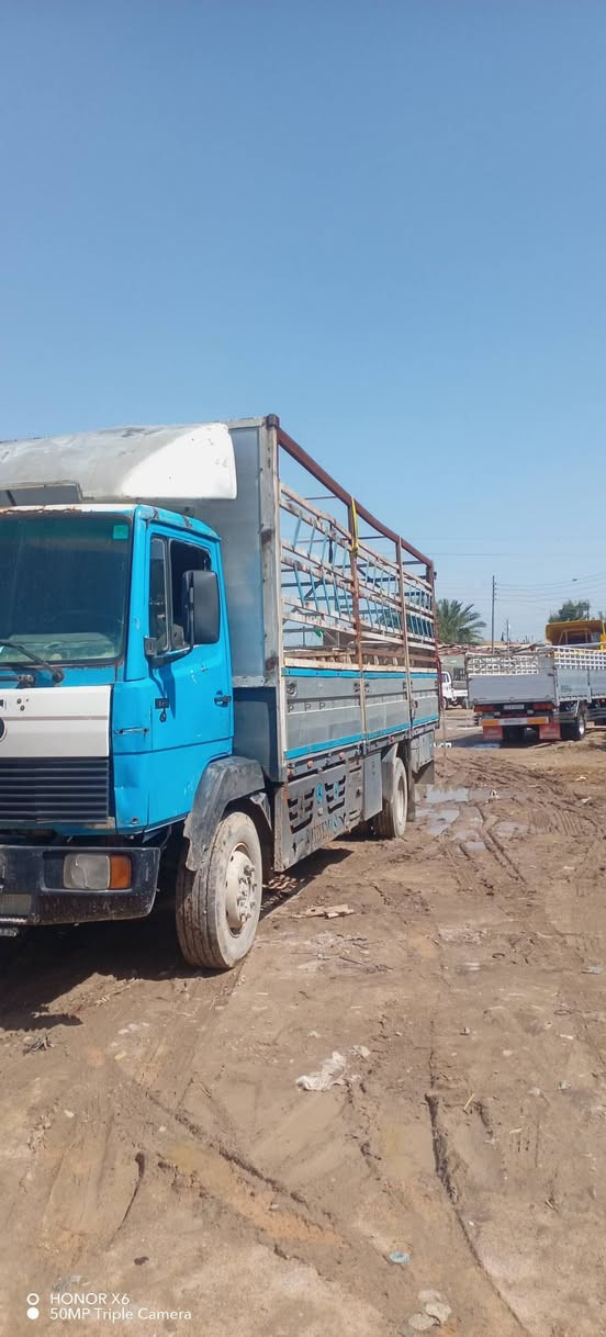 سلام عليكم من رخصة ابو لكروب  سيارة للبيع البه ٨برغي ستفسار على هذا رقم ***********
