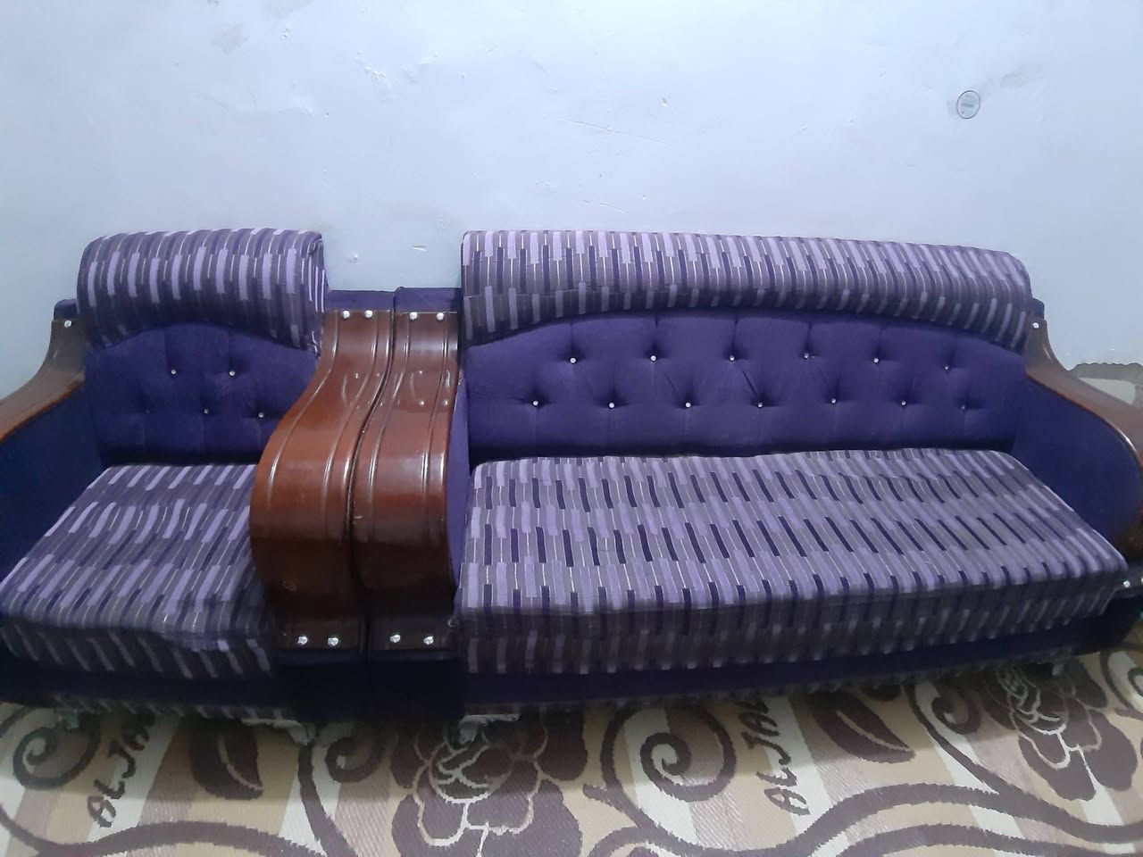 تخم مستعمل  للبيع سعر مناسب 
هاتف /***********
