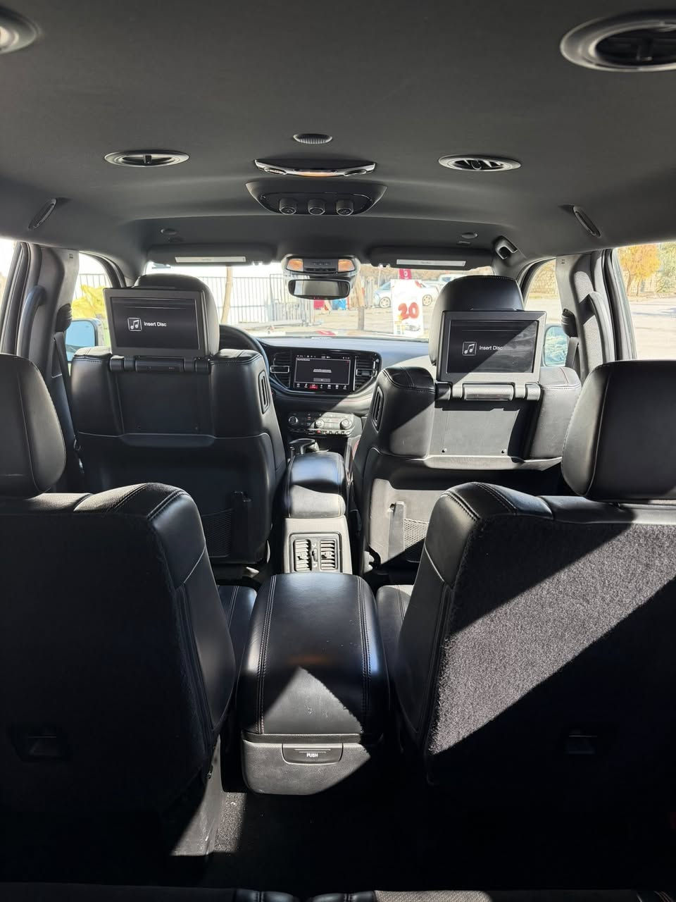 رقم السيارة : دهوك
موقع السيارة : السليمانيه 
موديل السيآرة: 2021 
المسافة المقطوعة: 86000ميل  
اعلئ فئة ب RT 
اللون سمنتي 
السياره كلين صار بيها چكه خفيفه بطارف البنيد وتبدل والچاملغ صفحه السايق بي كارت فقط 
مغلفه ppf
دورنكو ( R/T الوحش ) فئه ( tow and go) 
تحويل او وكاله بشرط 
فول 1/1 مواصفات V8 HEMI 
      بدون فتحه 
 لكزوز اصلي 
دبلات صفر
دسكات برمبو
بصمه بلادي
كت اس ار تي
بجم ليد زينون
رادار امامي 
شاشات خلفية 
حساسات امامي + خلفي
مانع تصادم
اوتو ستوب
 تحديد مسار
قياده ذاتيه
تحكمات ستيرن
اوامر صوتيه 
كشنات تدفئه
كشنات  vib منفصل 
كشن كهرباء
كشن جلد+شامو
ستيرن تدفئه
تحكم ستيرن كهرباء
جنطه كهرباء
سستم صوت harman/kardon
نضام اقتصادي ايكو
شفتات ستيرن
نضام سبورت
نضام تراك
دفع رباعي 
انضمة وضعيات قياده
علما ان السياره مضاف الها منضومه غاز تركيه من شركه درايف كلين وبضمان الشركه السليمانيه ،
السعر 330وبيها مجال
***********
