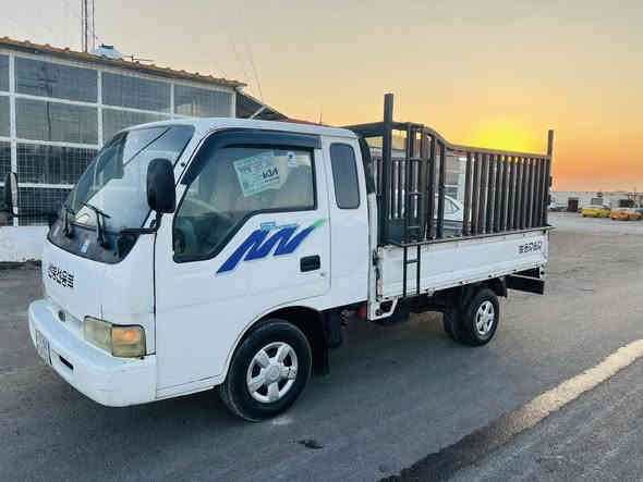 سلام عليكم كيه فونتيره موديل 99 مكفول من محرك وكير وكسل وصدر وشاصي وكهربائيات شغاله قماره بلاديه وتخم تاير سيارة كلش حلوه مال جناي سعر 55 وبيه مجال مكاني رمادي رقم الهاتف *********** يالله
