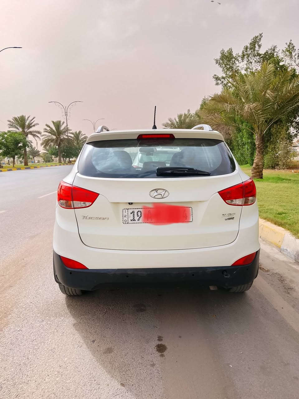 🚘 للبيع | Hyundai Tucson 2013 خليجي 🇰🇷
✨ المواصفات: ▪️ بانوراما
▪️ شباج أسود
▪️ كشافات أمامية وخلفية
▪️ تحكم لايتات كهربائي
▪️ تحكم بالستيرن
▪️ كاميرا خلفية
▪️ داخلية جلد
▪️ ويل كب  18 
▪️ إشارات بالمرايات
▪️ محرك 2000cc دوش
✅ السيارة جاهزة بالكامل وما تحتاج أي مصروف
✅ المكينه و الگير مكفولات

🔹 ملاحظات: ▪️ بيها رشات صبغ أثر شوط بدون دواخل عدا باب الجنطه تبديل نفس اللون
السعر 127 و بي مجال
***********
