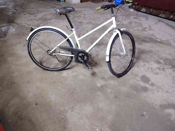 السلام عليكم شباب بايسكل للبيع حجم ٢٦
كير و حساس حيل نضيف
السعر ٨٥ بي مجال العنوان ابو غريب قرب مستشفى ابو غريب
الاستفسار ***********
