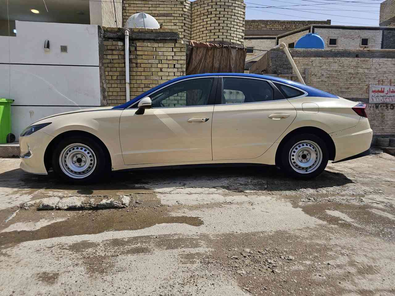 سياره البيع مراوس حسب القناعه السعر 130 بيه مجال تكسي دبي 2023 هايبرد***********
