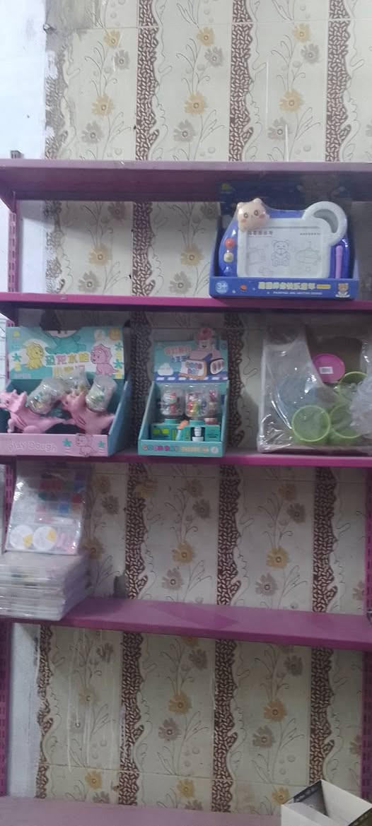 السلام عليكم 
اغراض محل للبيع مكان المحل 
الخطيب الزراعي شارع الحشد مقابيل اسواق بغداد. واتساب.   ***********
