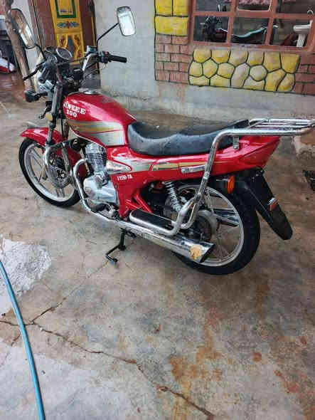 سلام عليكم ماطور جني صاروخي للبيع سعرو 400 وبي مجال قليل حك جيه  موديل 2015  شرط كهربايات كله شغاله لايت اشاير محرك مامضروب صبانه ماطور كلا بلادي مانقصو برغي مكلف بنشر هذا الرقم  اورق كامله  *********** عنوان كركوك قريه باجون غير متواجد خاص اتصل
