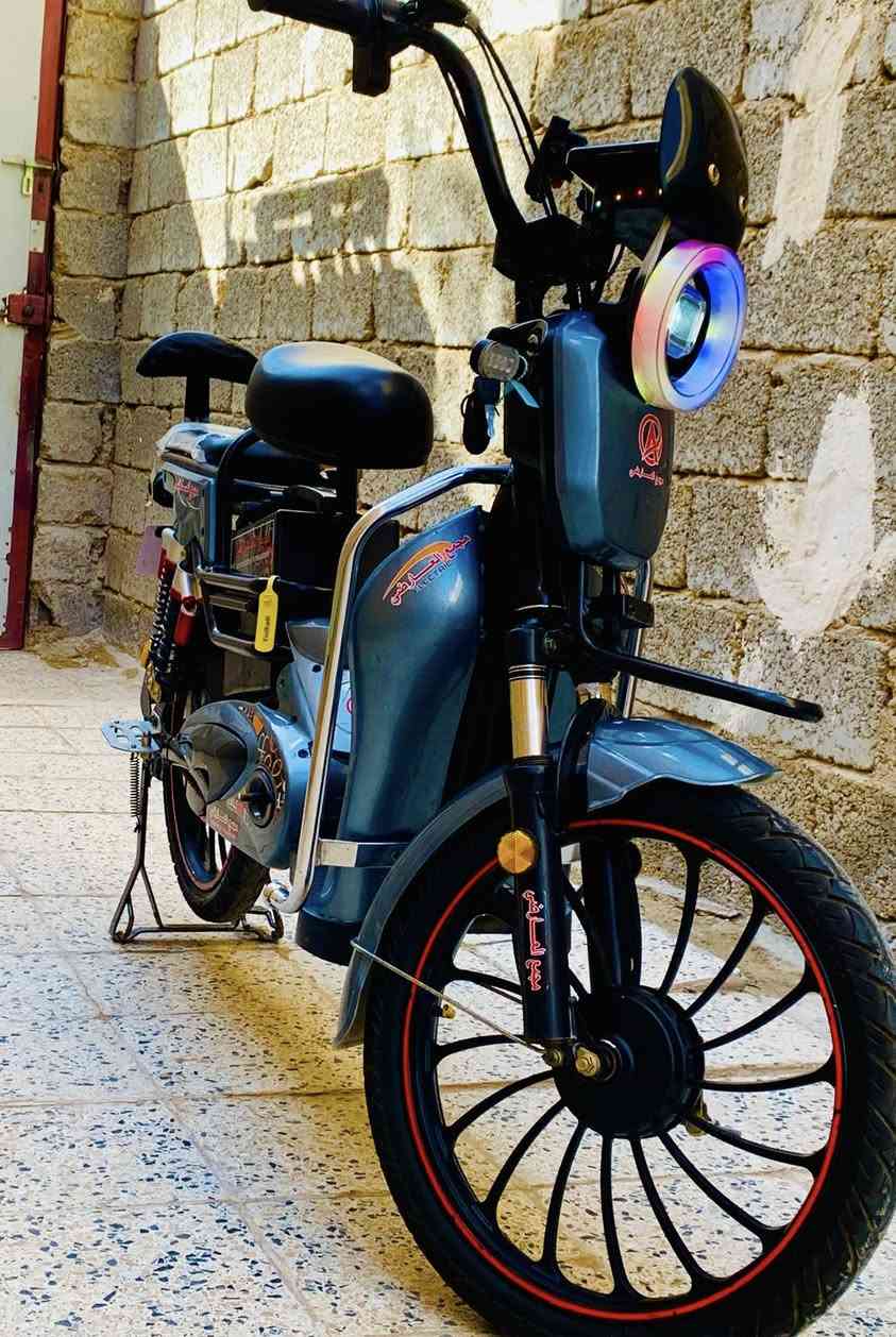 سلام عليكم شباب عندي هذا باسكل شحن للبيع مااعرف بيهن اني بس هوه جديد كلش وممستخدم هواي قبل فتره طلعناه من الوكيل الي يريده مكاني نجف مشخاب ***********
