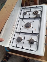 طباخ خمس عيون • نضيف • شغال