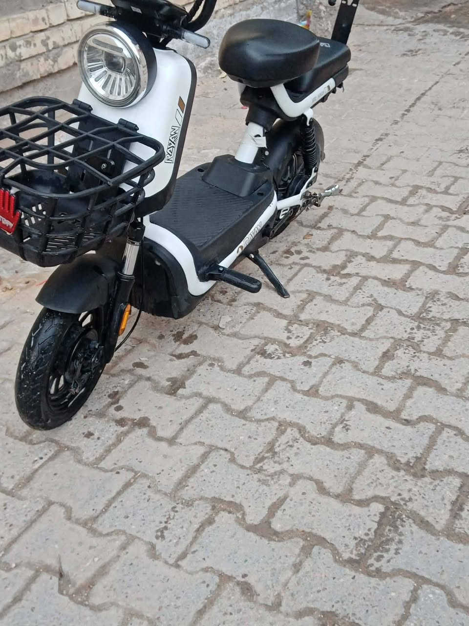 سلام عليكم شباب دراجه شحن البيع شاركت لريان درجه نضيفه وحلوه السعر 300وبيهه مجال لعلوان بغداد قضاء المحموديه  رقم لهاتف ***********
