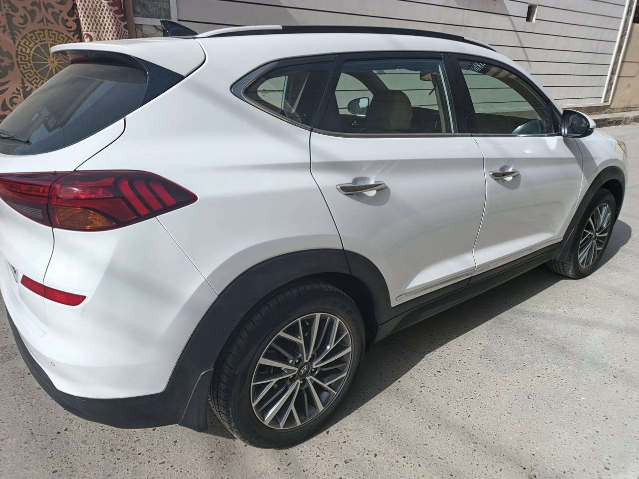 توسان 2019 خليجي بنوراما فول مواصفات الكاصد رقم بغداد بيها بارد بالجاملغ الامامي ماشيه 80 الف جديدة جداً السعر 210 مكان الدجيل للاتصال ***********
***********
