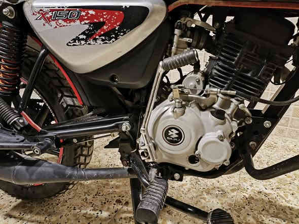 السلام عليكم 
بوكسر للبيع موديل ٢٠٢٢ محسوبة ع ال٢٣ اوراق اصولية شركة غبور القلم دراجة مكفولة من كلشي ماعدى الماشة معووجة 
السعر مليون ونص مكاني بغداد الامين الثانية
***********
***********
